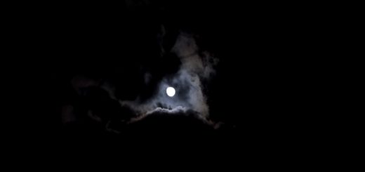 free-video-footage-dark-clouds-over-a-full-moon