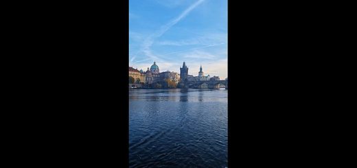 free-video-footage-of-prague-from-the-vltava-river